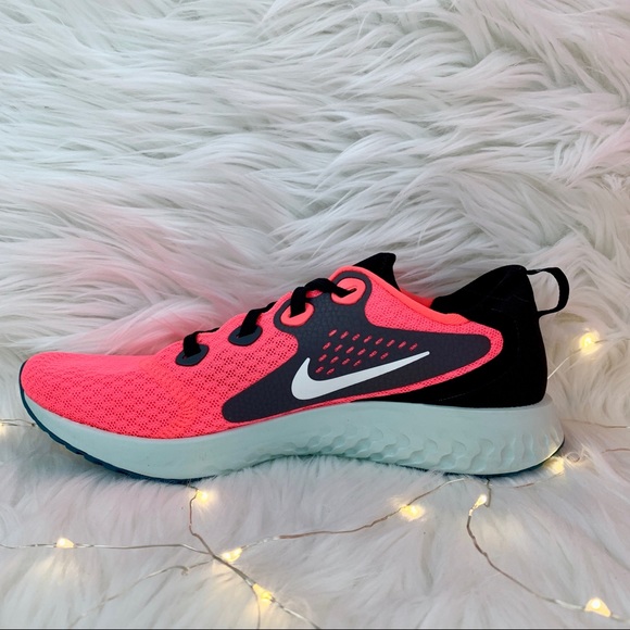 New Women’s Nike Legend React Athletic Shoes - Picture 3 of 7
